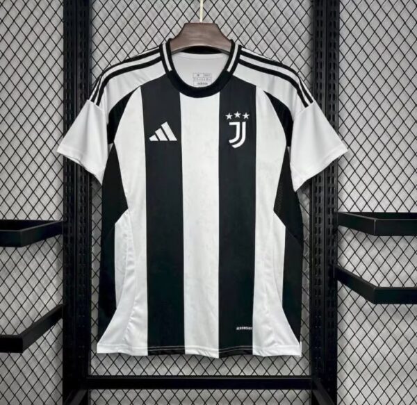 Juventus home kit